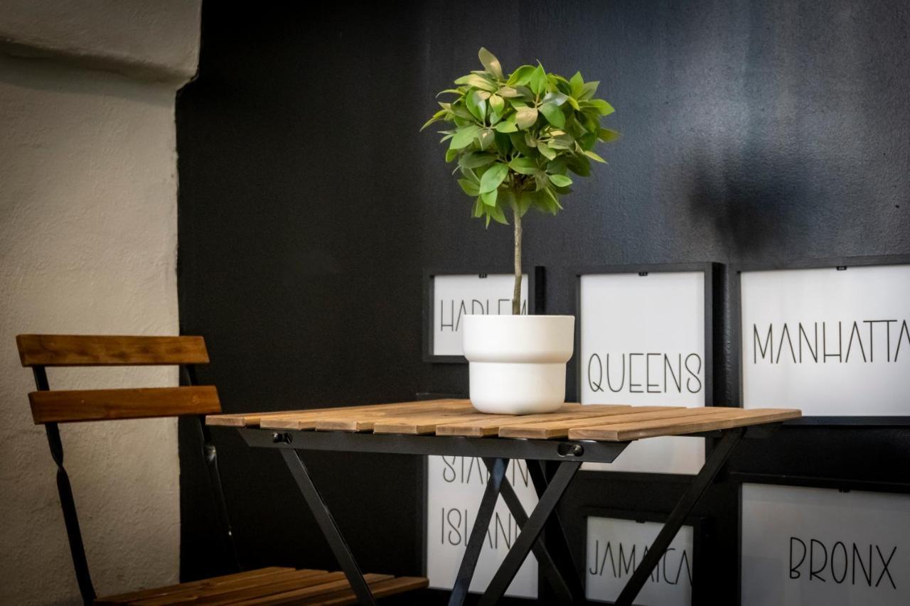 Superbe Appartement Avec Patio ニーム エクステリア 写真