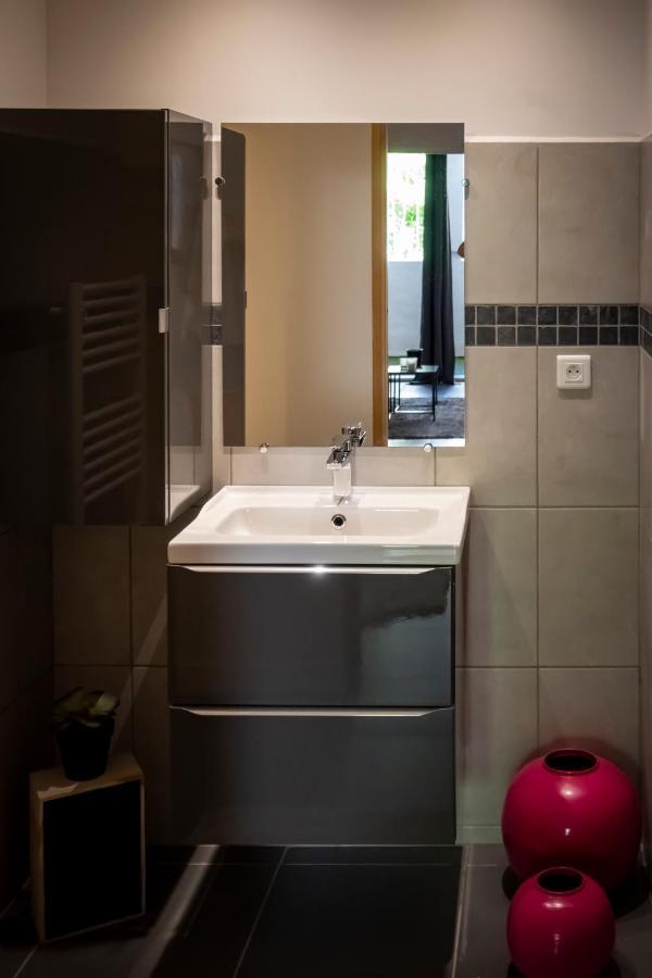 Superbe Appartement Avec Patio ニーム エクステリア 写真